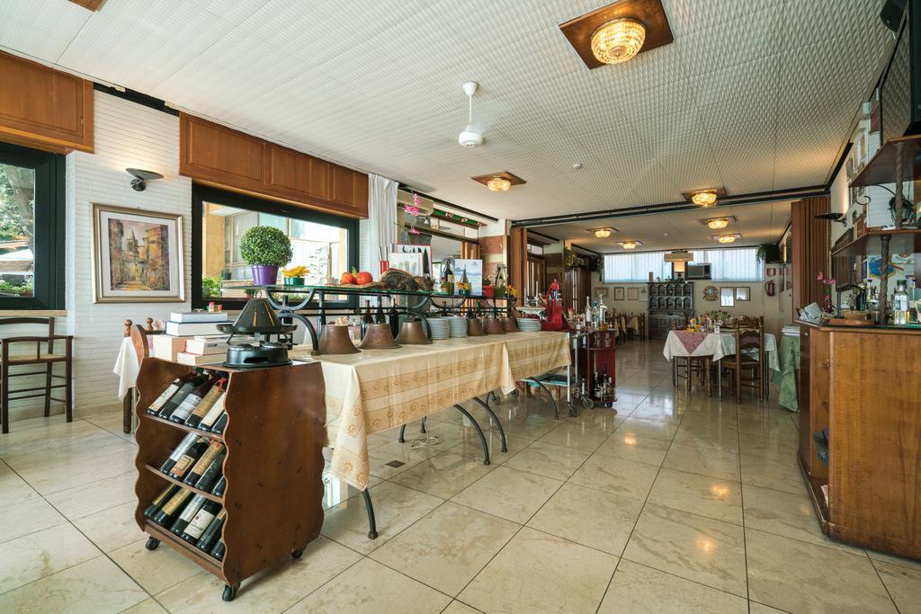 斯特拉酒店 帕莱斯特里纳 外观 照片
